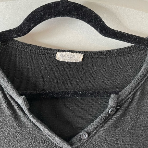 Brandy Melville Long Sleeve - Picture 2 of 2